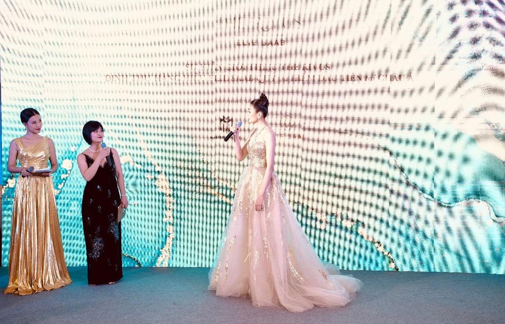 ELIE SAAB làm dinh thự Haute Couture đầu tiên tại Việt Nam - 3 ELIE SAAB làm dinh thự Haute Couture đầu tiên tại Việt Nam - 3
