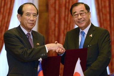 Trung Quốc giận dữ vì Nhật bắt tay với Đài Loan