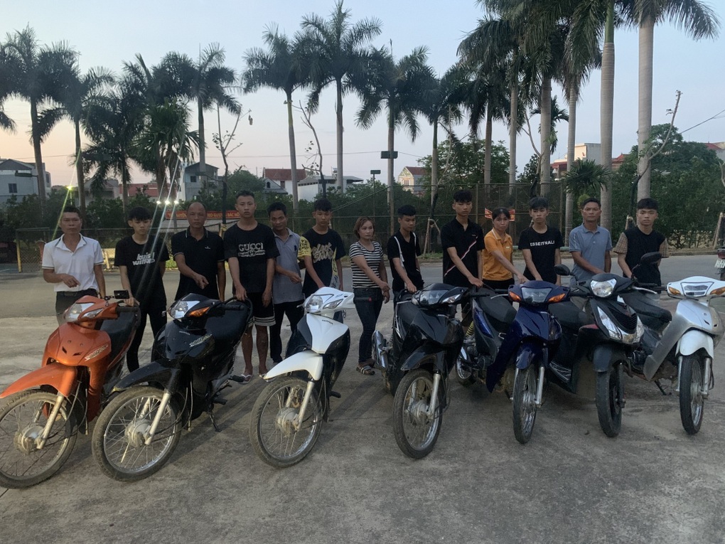31 thanh thiếu niên mang hung khí đi giải quyết mâu thuẫn - 2 31 thanh thiếu niên mang hung khí đi giải quyết mâu thuẫn - 2