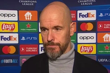 HLV Ten Hag cay đắng nhận trách nhiệm sau trận hòa thất vọng của Man Utd
