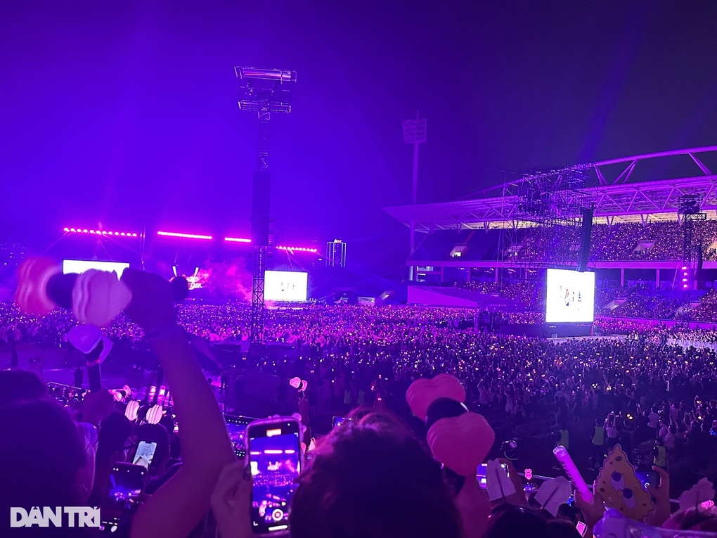 Công an Hà Nội tăng cường lực lượng, giữ an toàn đêm nhạc của BlackPink - 1 Công an Hà Nội tăng cường lực lượng, giữ an toàn đêm nhạc của BlackPink - 1