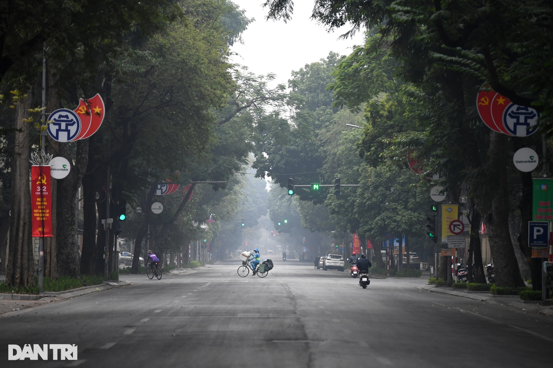 Hà Nội tĩnh lặng, yên bình sáng mùng 1 Tết - 15 Hà Nội tĩnh lặng, yên bình sáng mùng 1 Tết - 15