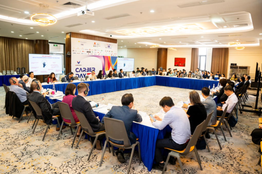 Ngày hội Nghề nghiệp VinUni 2025: Quy tụ các tập đoàn toàn cầu - 3 Ngày hội Nghề nghiệp VinUni 2025: Quy tụ các tập đoàn toàn cầu - 3
