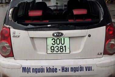 Hà Nội: Bảo vệ Keangnam vô cớ đánh tài xế, phá xe taxi