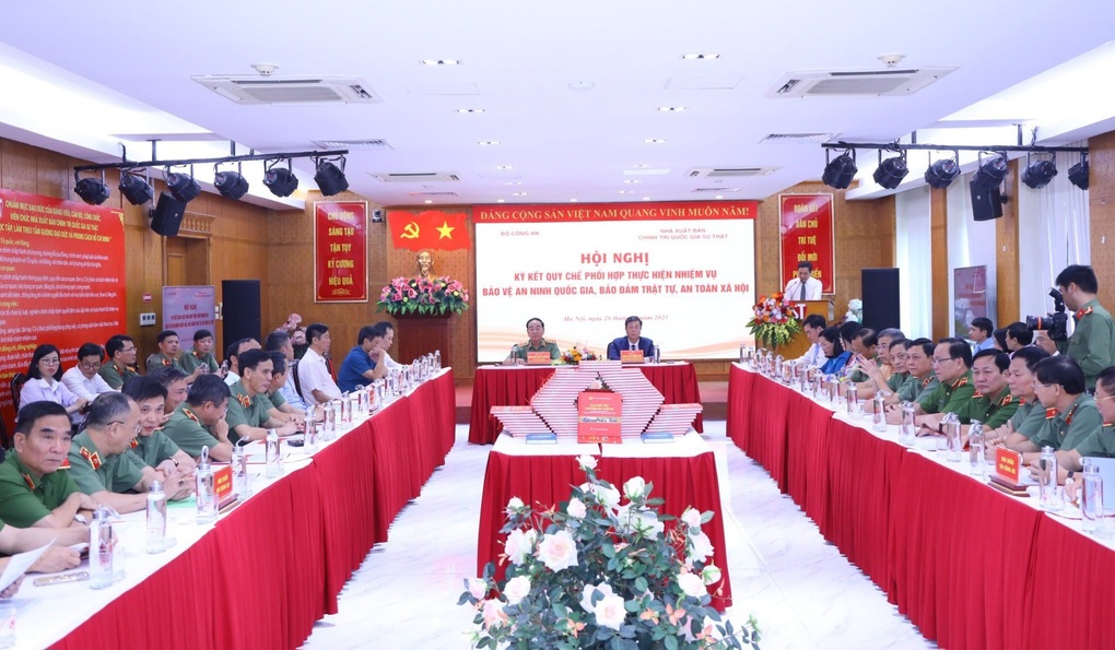 Ký kết Quy chế phối hợp thực hiện nhiệm vụ bảo vệ an ninh quốc gia - 1 Ký kết Quy chế phối hợp thực hiện nhiệm vụ bảo vệ an ninh quốc gia - 1