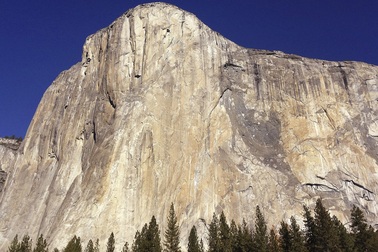 Chinh phục vách núi dựng đứng, hai du khách tử nạn