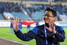 HLV Kiatisuk chia sẻ bất ngờ về Hồng Duy sau trận hòa Nam Định