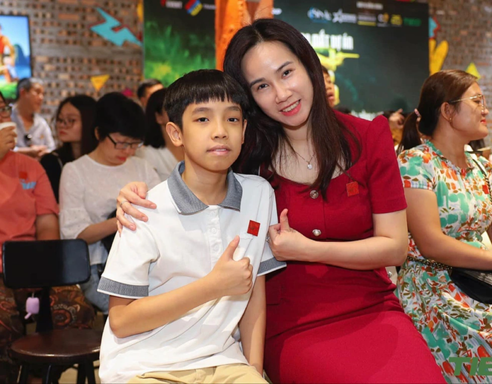 Cậu bé tuổi Thìn gây bão mạng, lớp 4 đã có thơ được đưa vào sách giáo viên - 6 Cậu bé tuổi Thìn gây bão mạng, lớp 4 đã có thơ được đưa vào sách giáo viên - 6