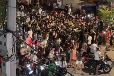 Hàng trăm "quái xế" gây náo loạn phố trung tâm Hải Phòng lúc rạng sáng