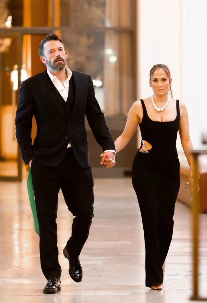 Ben Affleck rạng ngời hạnh phúc tận hưởng kỳ nghỉ hè bên vợ cũ và các con - 3 Ben Affleck rạng ngời hạnh phúc tận hưởng kỳ nghỉ hè bên vợ cũ và các con - 3