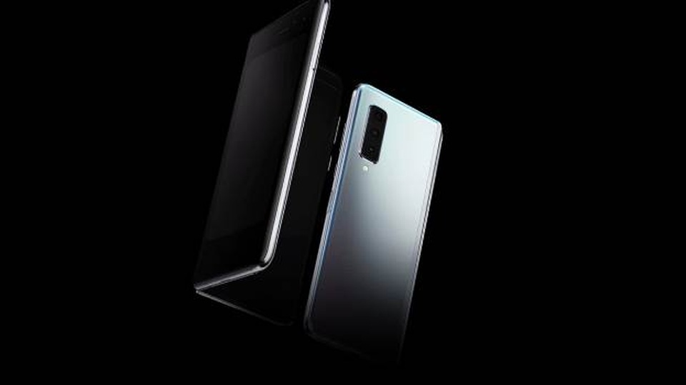 Samsung Galaxy Fold tiên phong trong xu hướng công nghệ cao cấp - 3 Samsung Galaxy Fold tiên phong trong xu hướng công nghệ cao cấp - 3