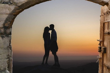 Lộ tẩy chuyện ngoại tình vì đi Ý gặp tình nhân dính covid-19