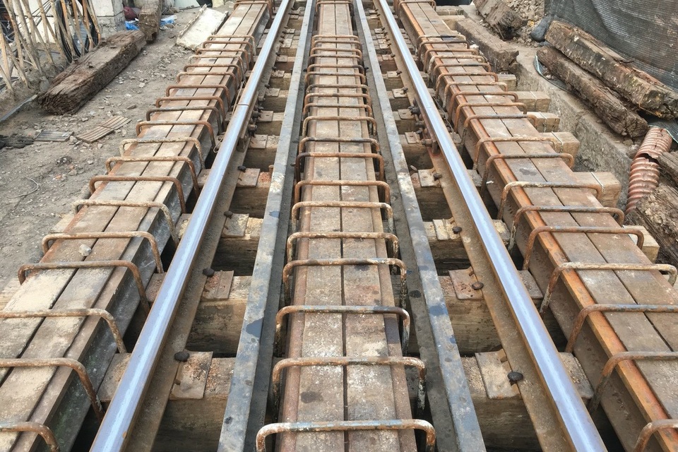 Hà Nội: Cận cảnh quá trình đục thông vòm cầu trăm tuổi tại phố Phùng Hưng - 7 Hà Nội: Cận cảnh quá trình đục thông vòm cầu trăm tuổi tại phố Phùng Hưng - 7