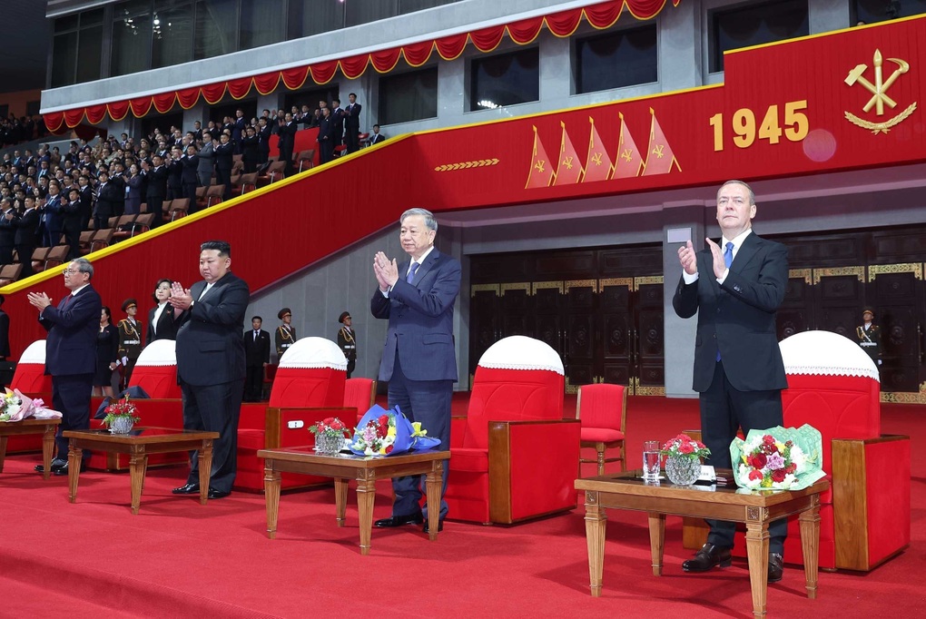 Tổng Bí thư Tô Lâm thăm lớp học mang tên Chủ tịch Hồ Chí Minh ở Triều Tiên - 2 Tổng Bí thư Tô Lâm thăm lớp học mang tên Chủ tịch Hồ Chí Minh ở Triều Tiên - 2