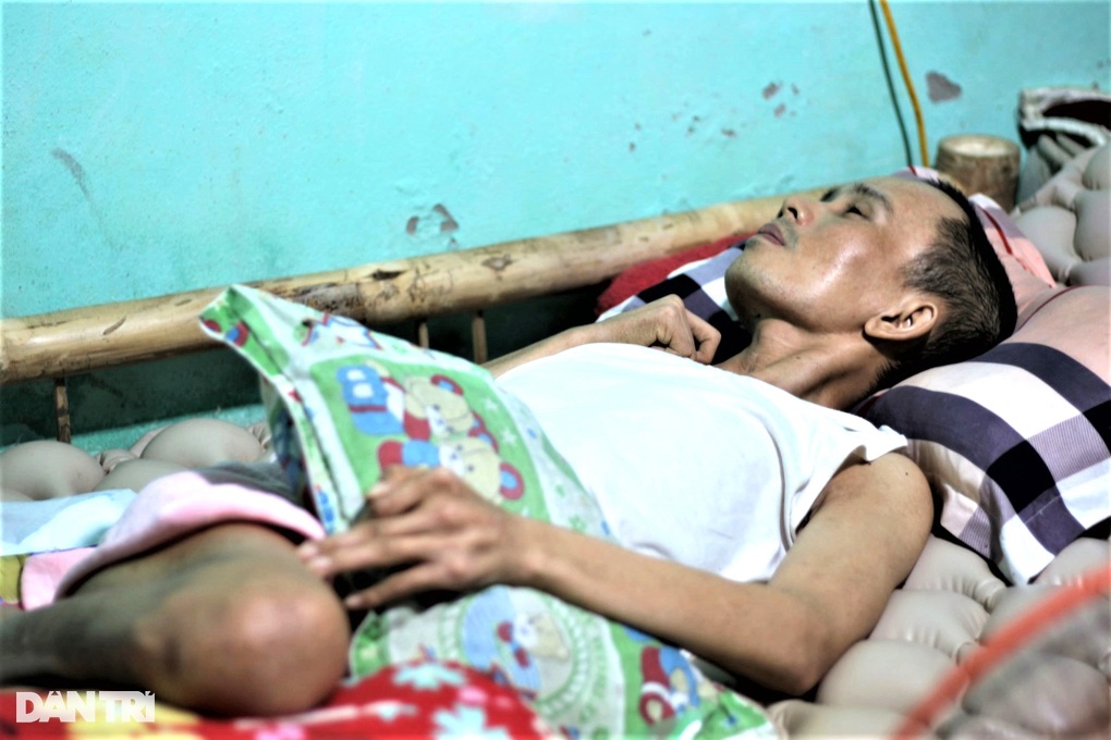Bố liệt giường, mẹ bỏ đi, hai đứa trẻ bơ vơ nương tựa ông bà đau ốm - 1 Bố liệt giường, mẹ bỏ đi, hai đứa trẻ bơ vơ nương tựa ông bà đau ốm - 1