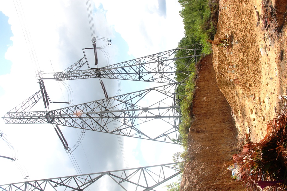 Chân cột điện 500KV bị gặm sát, lãnh đạo truyền tải điện nói... không sao - 7 Chân cột điện 500KV bị gặm sát, lãnh đạo truyền tải điện nói... không sao - 7