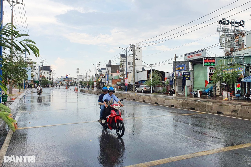 TPHCM mưa lớn sau nhiều ngày nắng gắt 38 độ C - 2 TPHCM mưa lớn sau nhiều ngày nắng gắt 38 độ C - 2