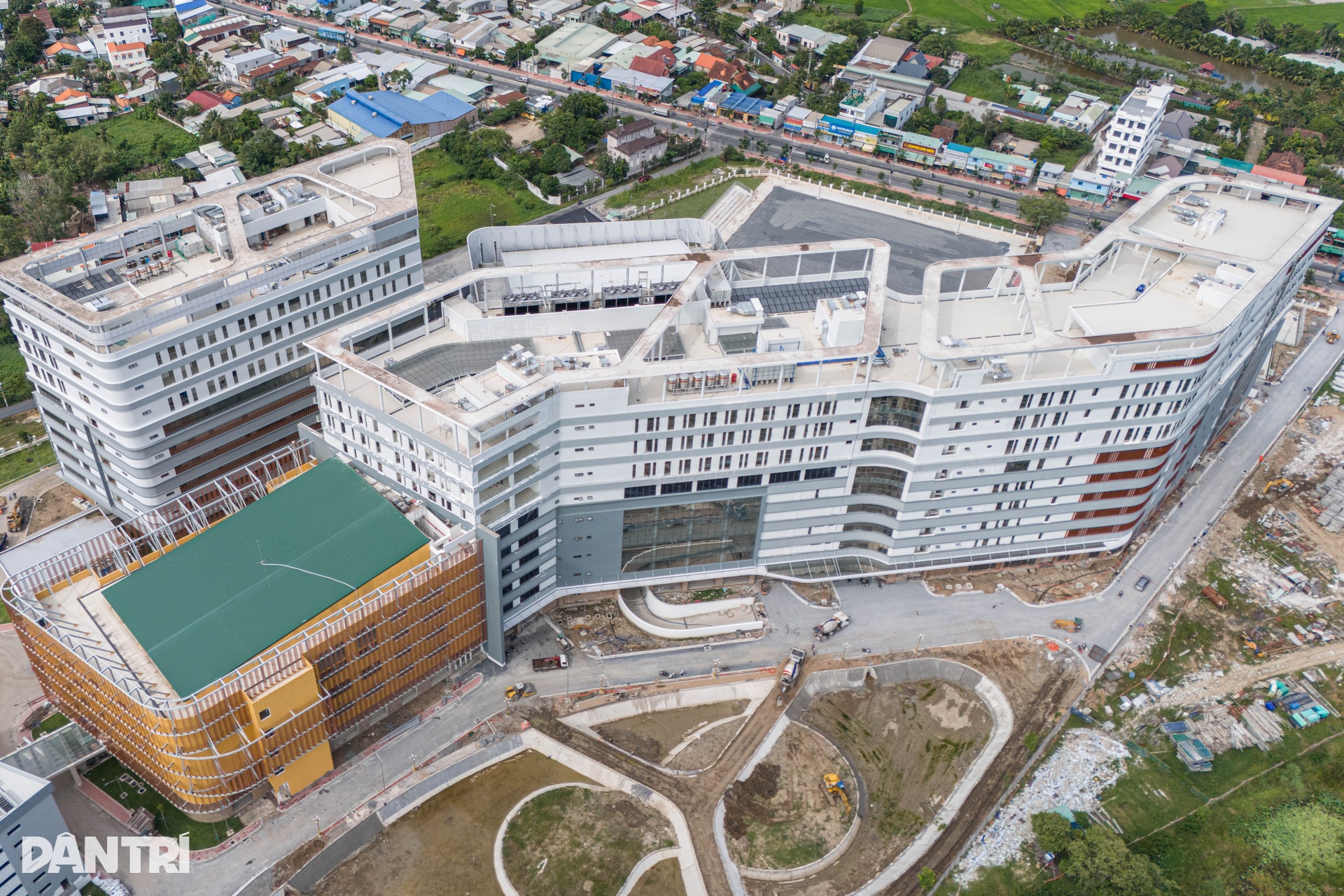 “Campus y tế” đầu tiên tại Việt Nam hình thành sau 10 năm xây dựng - 11 “Campus y tế” đầu tiên tại Việt Nam hình thành sau 10 năm xây dựng - 11