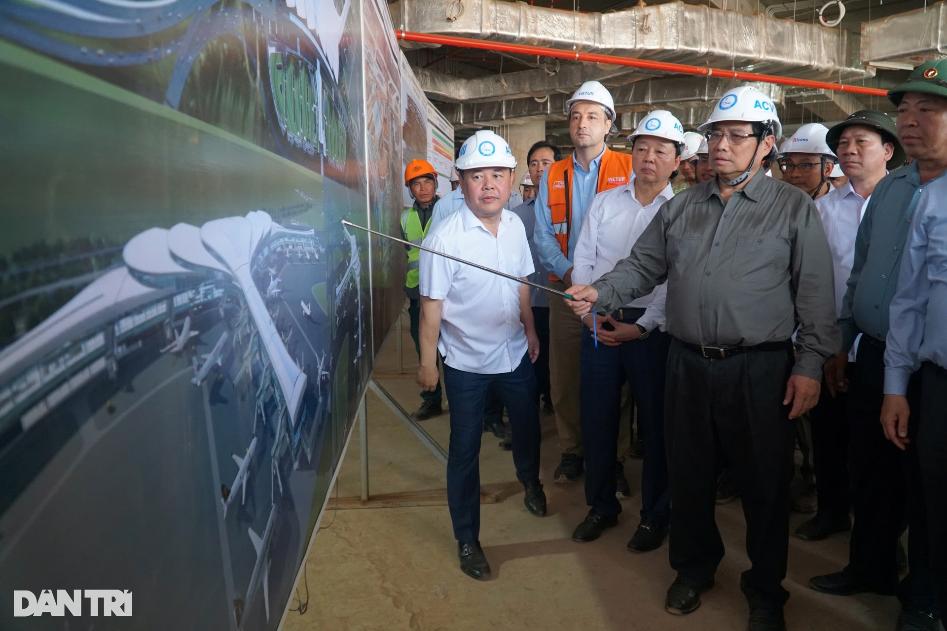 Thủ tướng thị sát, lì xì người lao động tại sân bay Long Thành đầu xuân - 5 Thủ tướng thị sát, lì xì người lao động tại sân bay Long Thành đầu xuân - 5