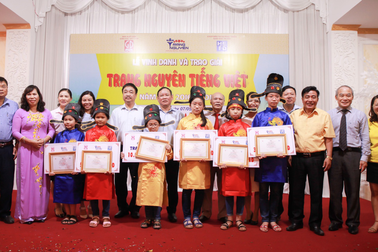 “Trạng Nguyên Tiếng Việt” toàn quốc dành 1 giờ mỗi ngày học tiếng mẹ đẻ