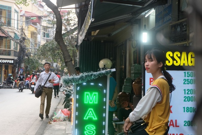 Đói khách vì dịch Covid-19, khách sạn 3 sao ở Hà Nội giảm sốc giá phòng còn 299.000 đồng - Ảnh 9. Đói khách vì dịch Covid-19, khách sạn 3 sao ở Hà Nội giảm sốc giá phòng còn 299.000 đồng - Ảnh 9.