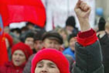 Hàng nghìn người Ukraine biểu tình phản đối gia nhập NATO