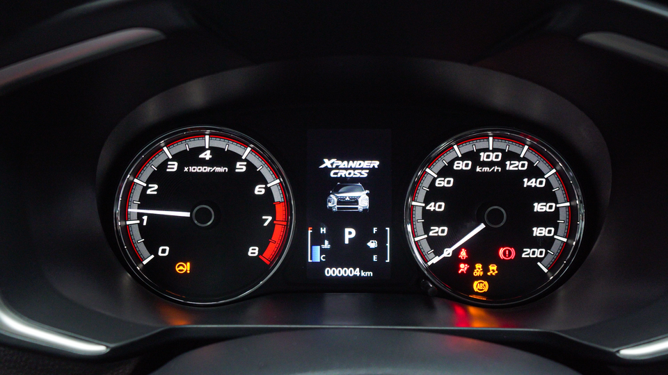 Xpander Cross có gì để đấu Toyota Rush, Hyundai Kona...? - 9 Xpander Cross có gì để đấu Toyota Rush, Hyundai Kona...? - 9