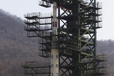 Mảnh vỡ tên lửa Triều Tiên và thế tiến thoái lưỡng nan của Hàn Quốc 