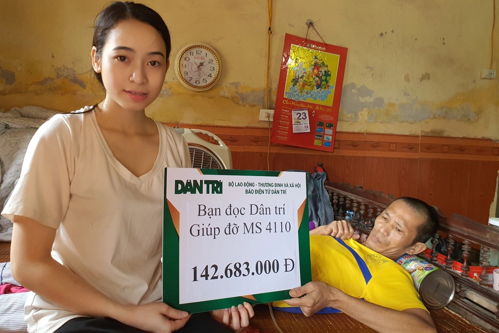 Cô gái làm y tá riêng cho bố được bạn đọc giúp đỡ hơn 142 triệu đồng - 1 Cô gái làm y tá riêng cho bố được bạn đọc giúp đỡ hơn 142 triệu đồng - 1