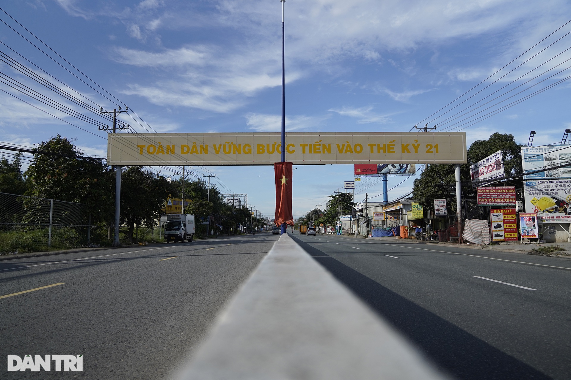 Cảnh vắng vẻ, nhà nhà cửa đóng then cài phòng dịch ở Bình Dương - 7 Cảnh vắng vẻ, nhà nhà cửa đóng then cài phòng dịch ở Bình Dương - 7