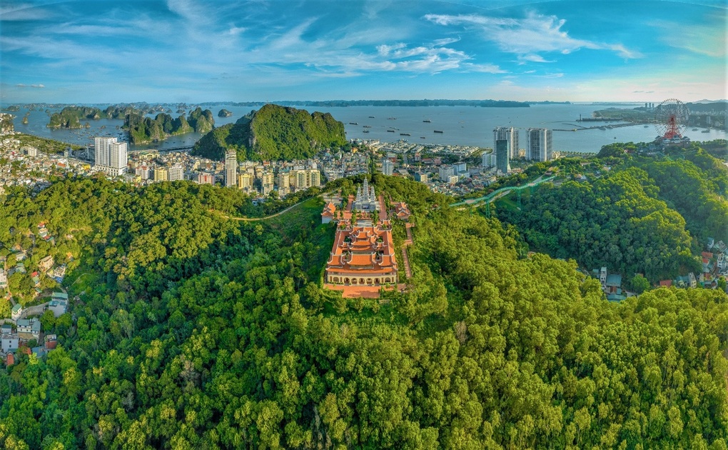Đòn bẩy đưa Quảng Ninh trở thành điểm nóng du lịch hè miền Bắc - 4 Đòn bẩy đưa Quảng Ninh trở thành điểm nóng du lịch hè miền Bắc - 4