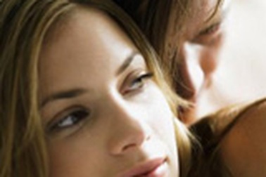 Pháp: Phụ nữ “yêu” nhiều hơn nam giới