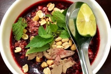 Món tiết canh của Việt Nam nằm trong Top 100 món ăn tệ nhất thế giới