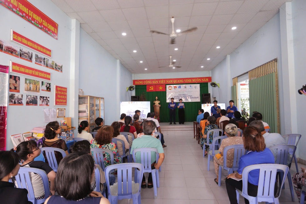 Lớp học “Công dân số bạc” độc đáo: U80 tự tin lướt mạng, thoát bẫy lừa đảo - 9 Lớp học “Công dân số bạc” độc đáo: U80 tự tin lướt mạng, thoát bẫy lừa đảo - 9
