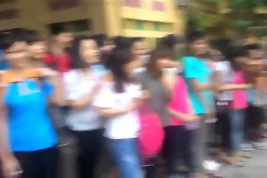 Màn tỏ tình  lãng mạn của nam sinh ĐH Thương mại