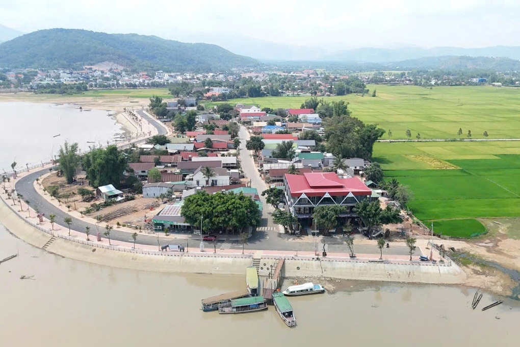 12 năm ì ạch xử lý nhà hàng xây lấn hồ nước ngọt lớn nhất Tây Nguyên - 1 12 năm ì ạch xử lý nhà hàng xây lấn hồ nước ngọt lớn nhất Tây Nguyên - 1