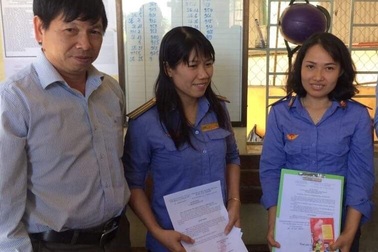 Bộ trưởng GTVT gửi thư khen 2 nữ nhân viên gác chắn cứu cụ bà thoát chết