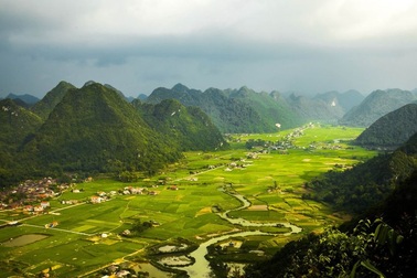 Non nước Việt Nam - những mảnh ghép của sự tương phản