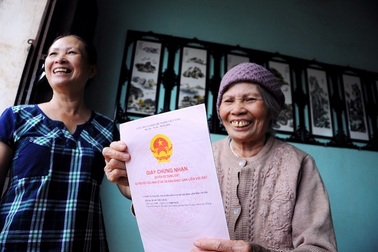 “Ba mũi giáp công” 2 năm, 80 bài báo đi tìm chân lý cho cụ bà 75 tuổi!