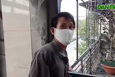 Giây phút "người hùng" phá rào sắt cứu 9 người thoát chết