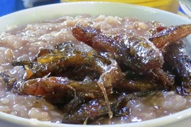 Cháo gạo đỏ cá bống thệ - món ngon Huế xưa