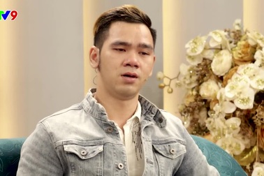 Lê Hưng bật khóc khi Nhã Hiếu hoãn đám cưới.