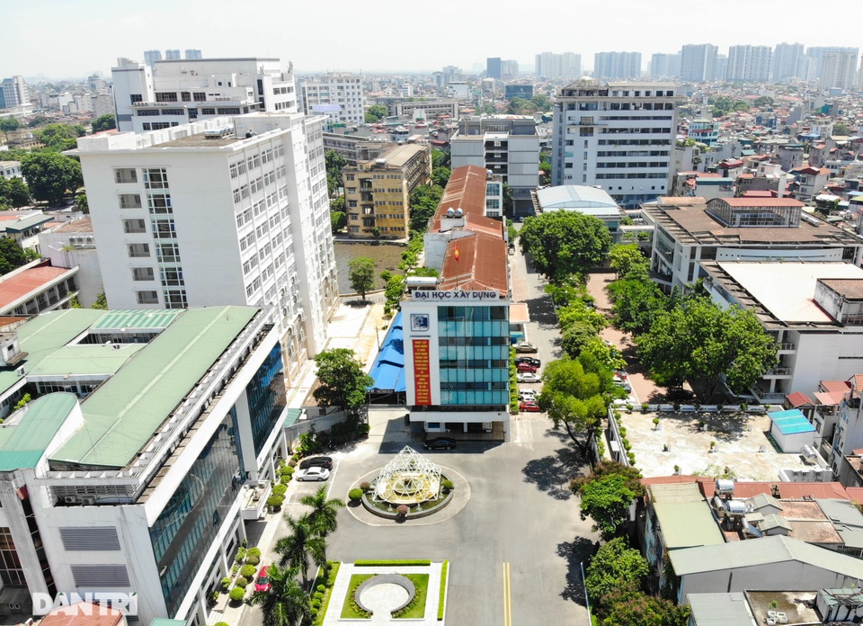 Đoạn đường dài 1km “cõng” đến 7 trường đại học, cao đẳng ở Hà Nội - 8 Đoạn đường dài 1km “cõng” đến 7 trường đại học, cao đẳng ở Hà Nội - 8