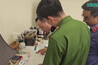 Phát hiện nhiều tài liệu, chứng cứ tại nơi ở của diễn viên Trương Ngọc Ánh