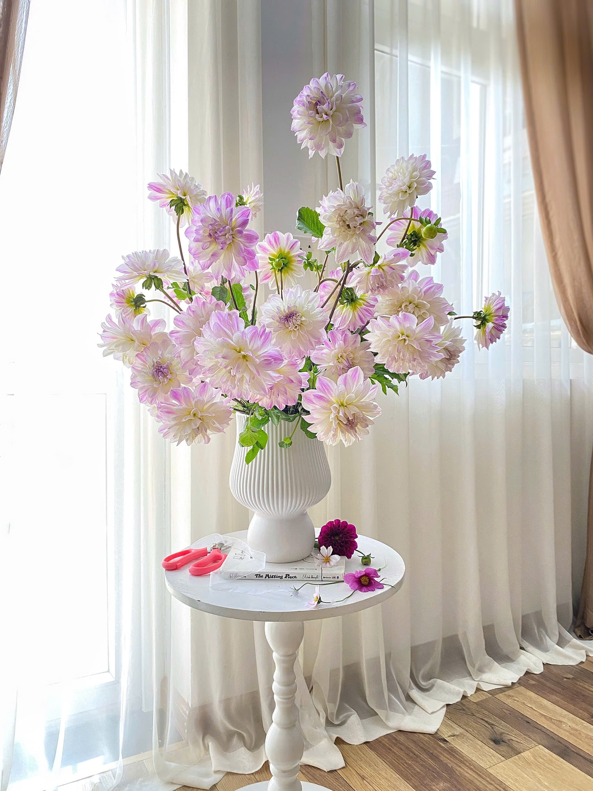 Cách cắm hoa thược dược đẹp, tươi lâu chơi Tết - 4 Cách cắm hoa thược dược đẹp, tươi lâu chơi Tết - 4