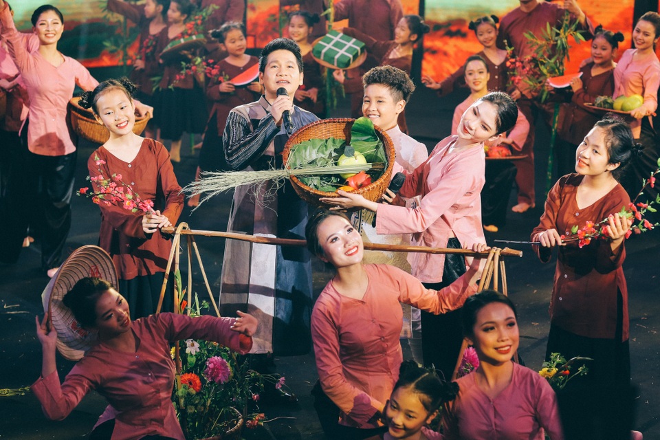 “Quê hương mùa đoàn tụ” và những cuộc gặp gỡ đặc biệt đêm giao thừa - 7 “Quê hương mùa đoàn tụ” và những cuộc gặp gỡ đặc biệt đêm giao thừa - 7