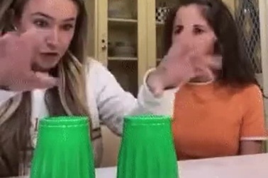 Mẹo ảo thuật đơn giản nhưng có thể khiến người xem phải ngỡ ngàng