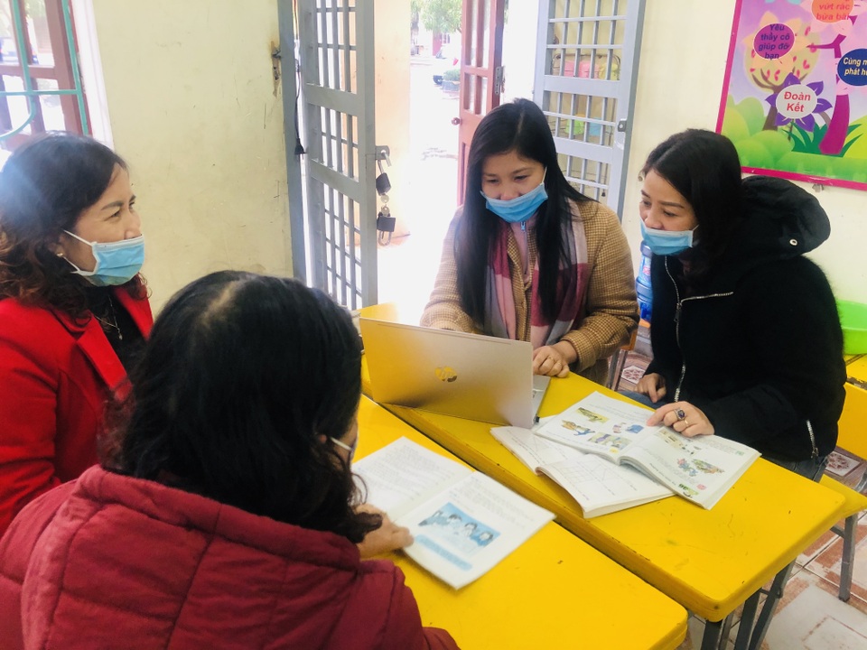 Hà Tĩnh: Giáo viên, phụ huynh hối hả dọn vệ sinh để đón học sinh trở lại - 5 Hà Tĩnh: Giáo viên, phụ huynh hối hả dọn vệ sinh để đón học sinh trở lại - 5