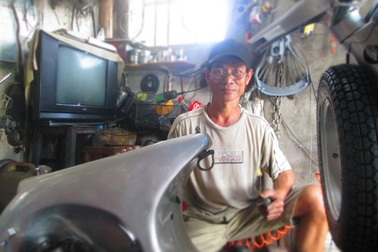 “Phù thủy” Vespa cổ trên đất Cố đô