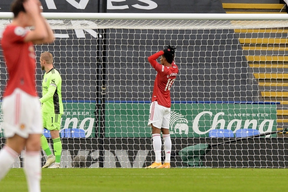 Hàng thủ lỏng lẻo, Man Utd tuột chiến thắng trước Leicester - 3 Hàng thủ lỏng lẻo, Man Utd tuột chiến thắng trước Leicester - 3